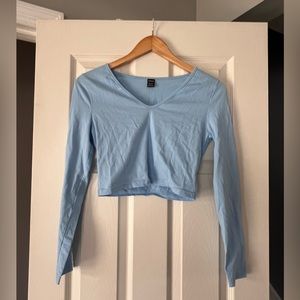 SHEIN Light Blue Vneck Longsleeve Cropped Tshirt Size M